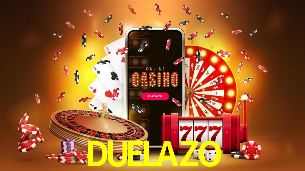 Una escena digital vívida inspirada en casino con DUELAZO mostrado prominentemente, luces brillantes, fichas, cartas y acentos dorados.